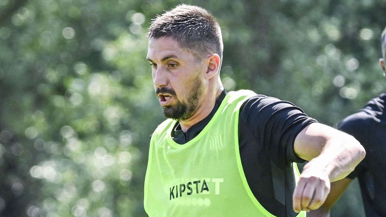 她的告别发 她的告别发